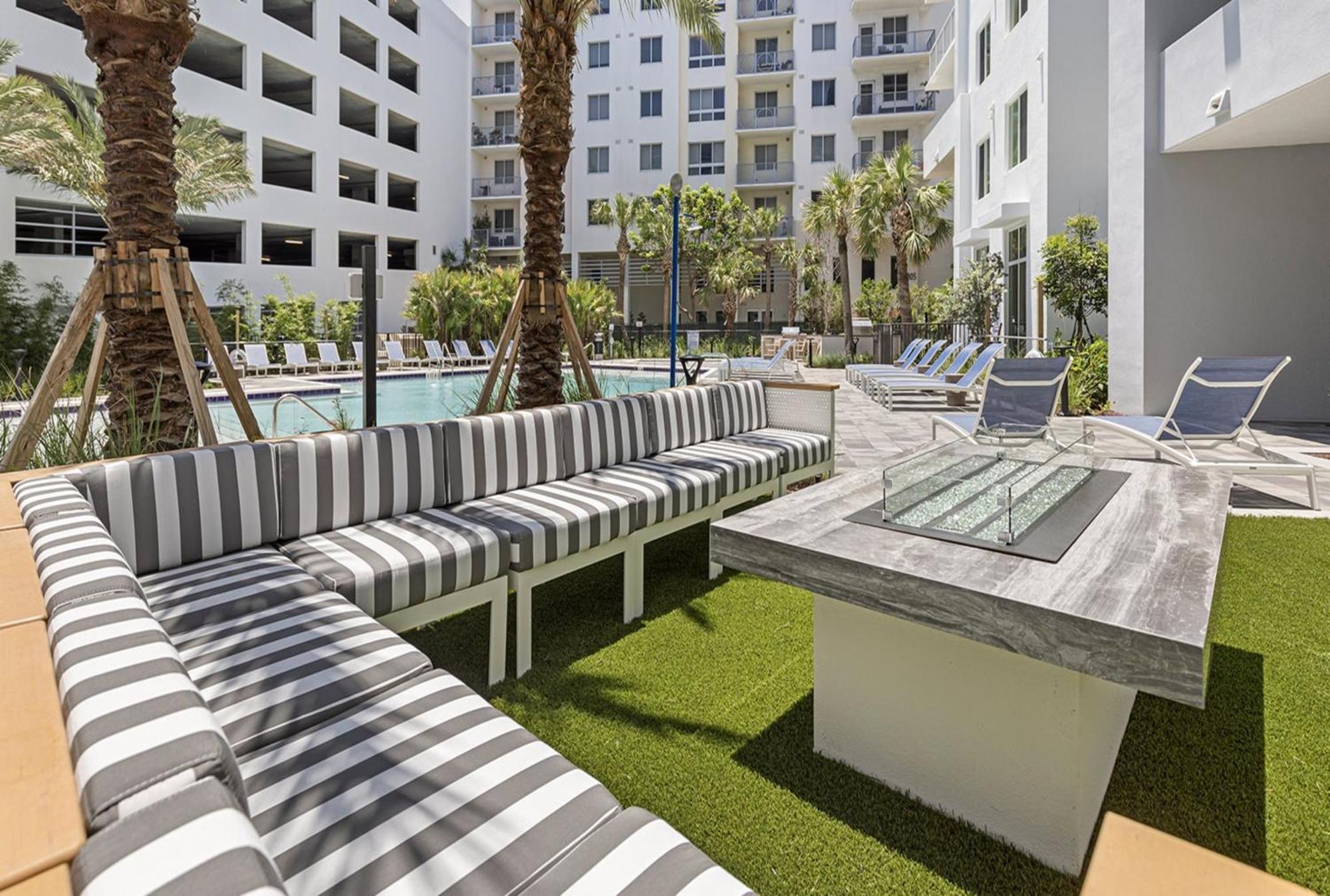 Tortoise One Apartments By Barsala West Palm Beach Exterior foto